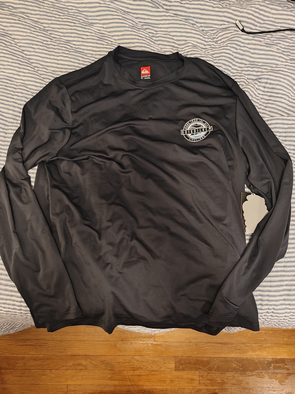 NWT Quiksilver Men's Black/Navy Long-Sleeve Performance Tee
